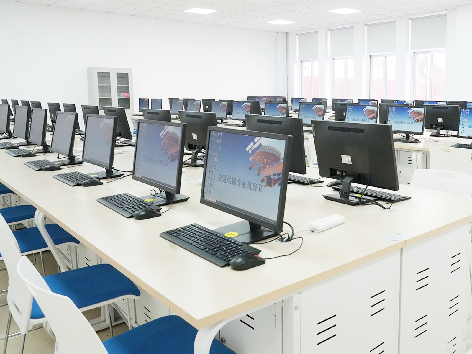 B211-交通运输专业机房Ⅱ