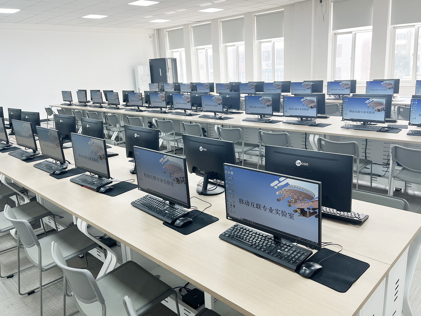 B305移动互联专业实验室