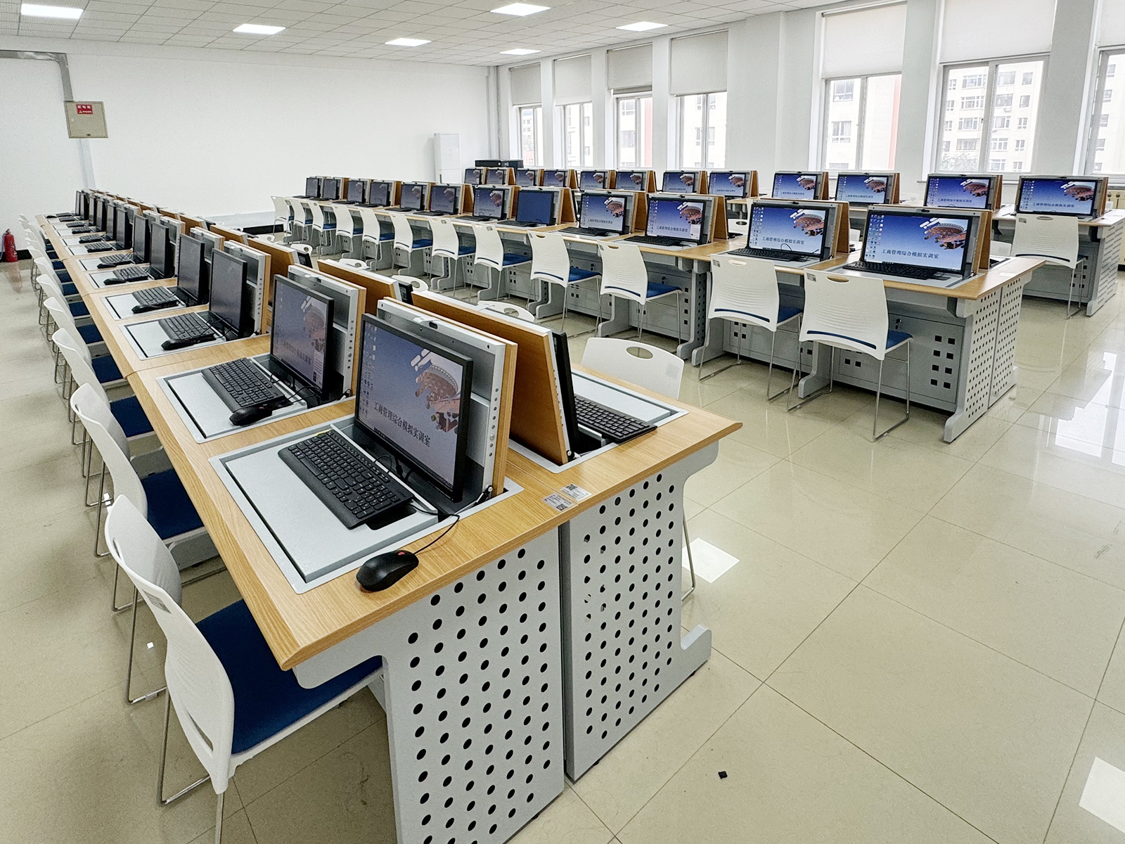 B406工商管理综合模拟实训室