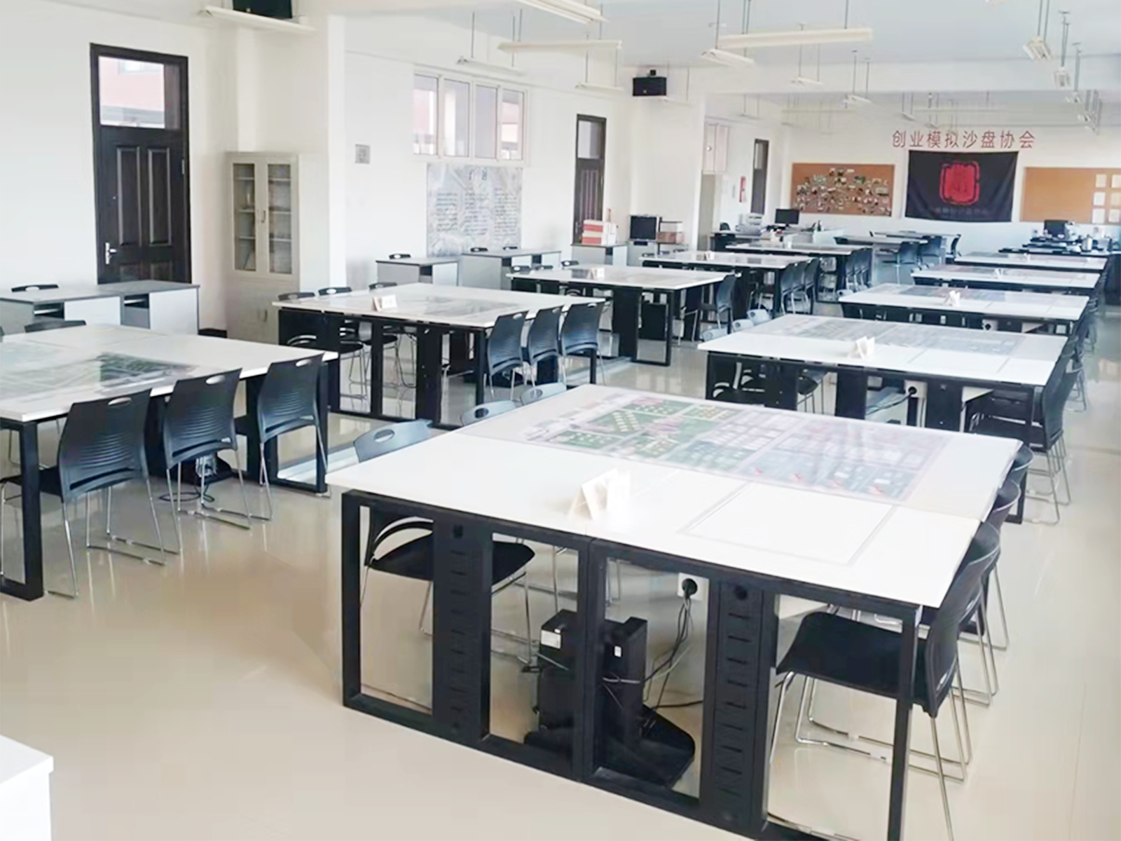 B410企业数字化与创新创业实验室