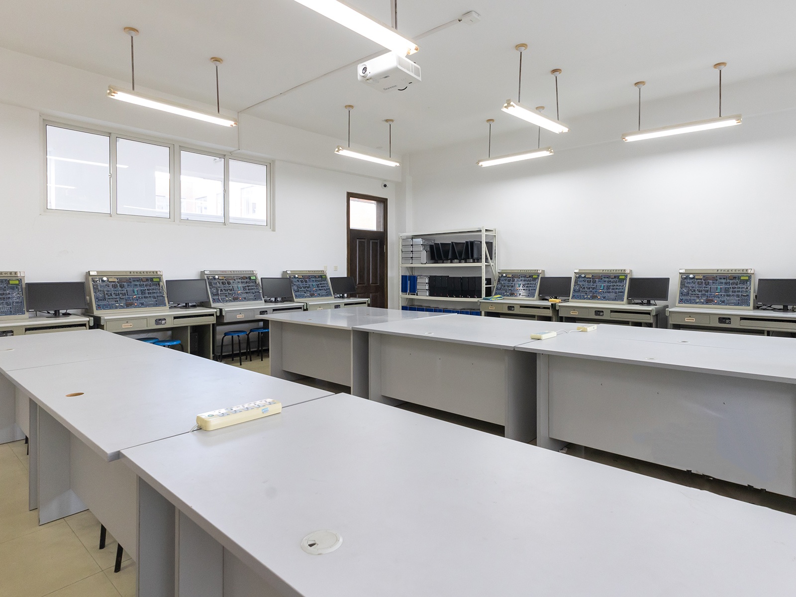 B502单片机原理实验室