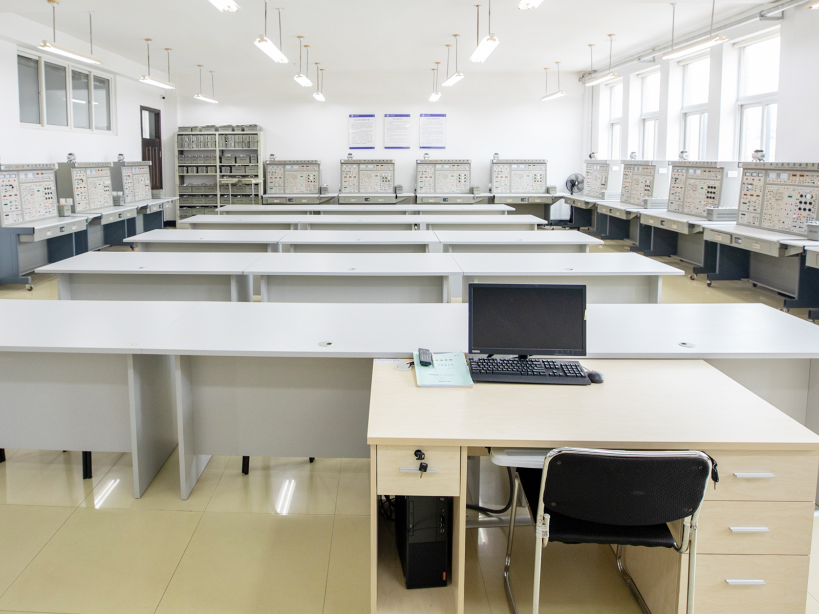 B511电工技术实验室Ⅰ