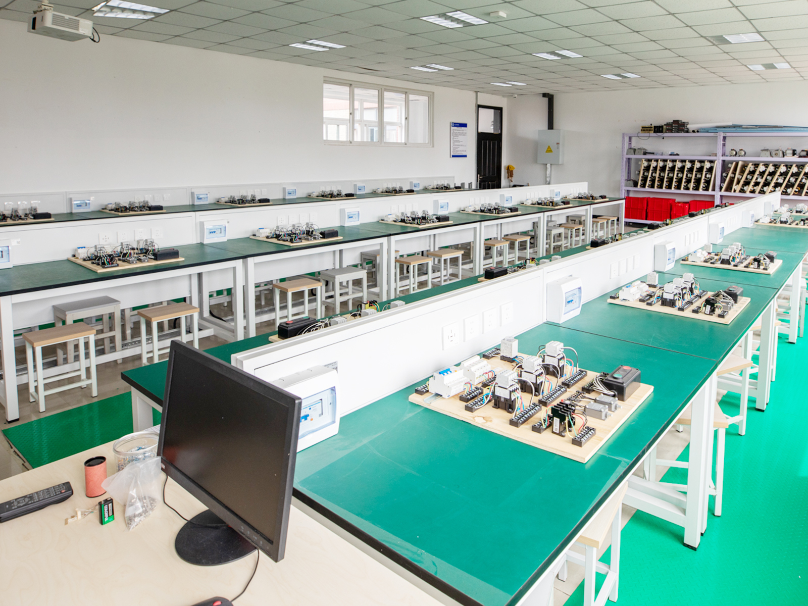 B608电基础实践组装实训室Ⅱ