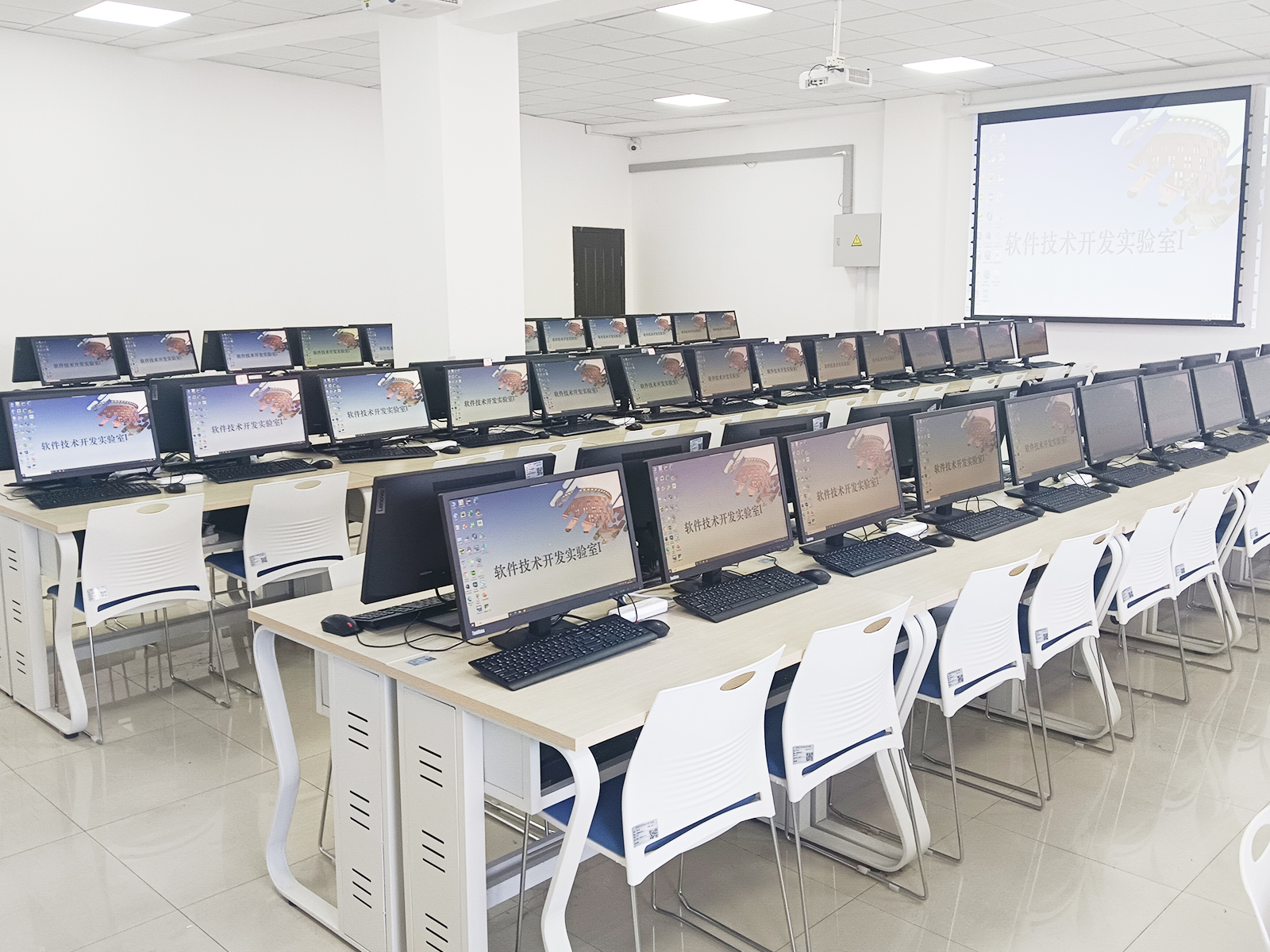 D307软件技术开发实验室I