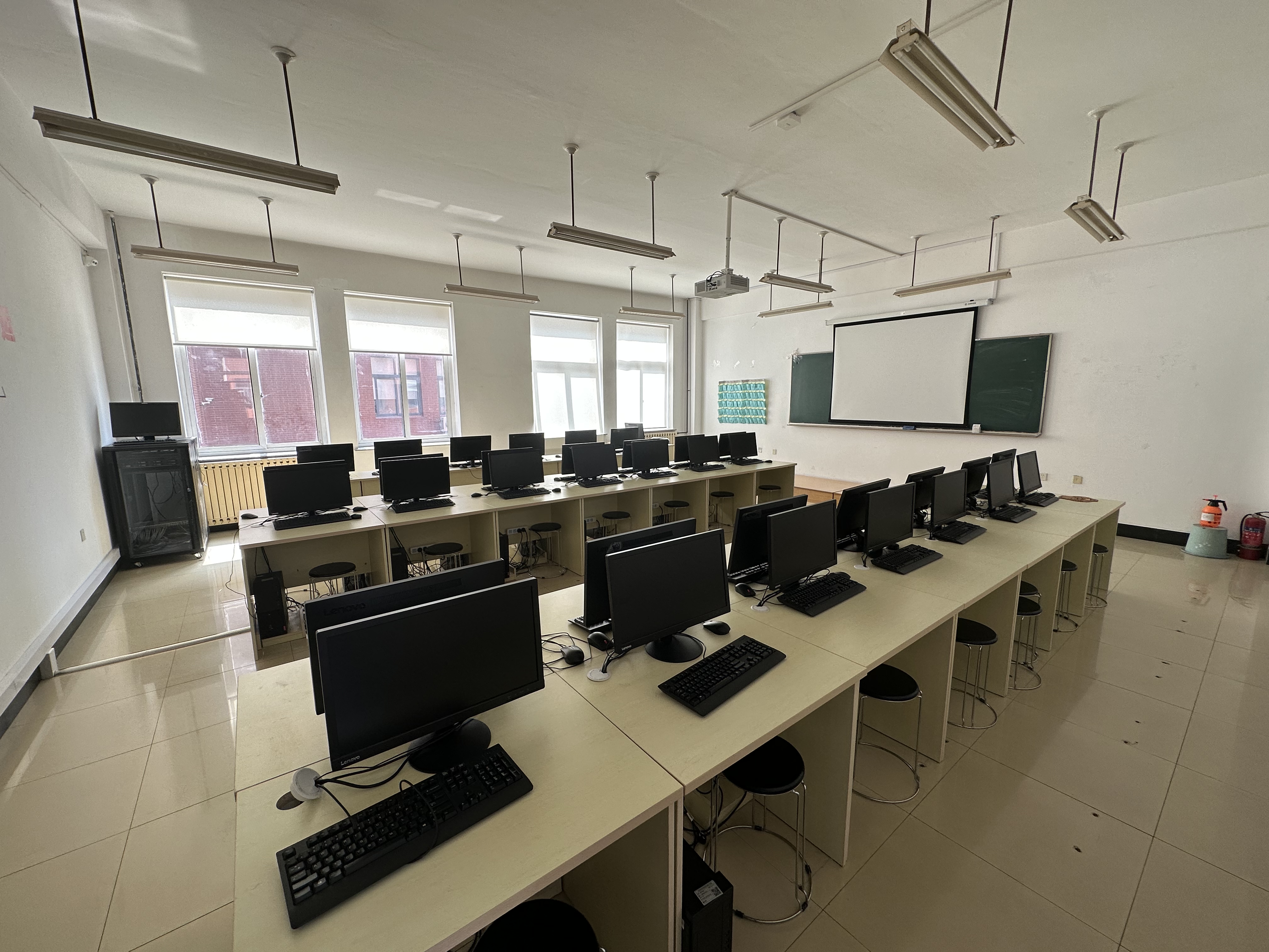 C401-产品设计机房