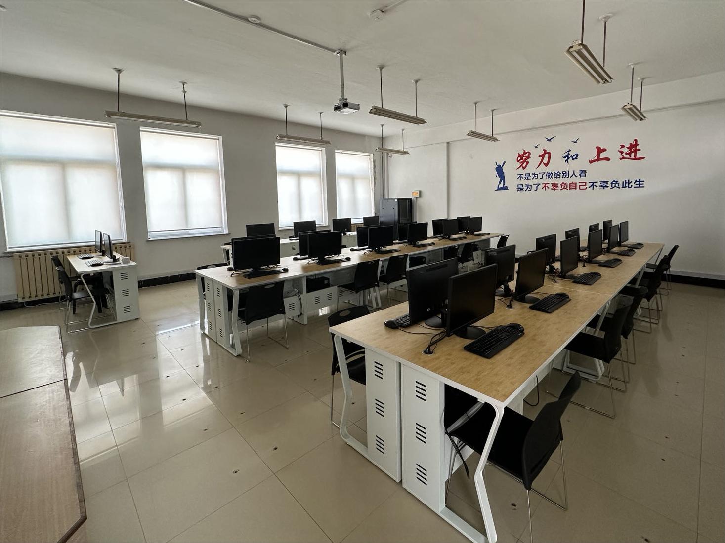 C403-工业设计机房